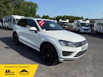 Volkswagen Touareg V6 R-LINE PLUS TDI BLUEMOTION TECHNOLOGY 4X4 SAT NAV LEATHER AUT