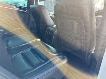 Volkswagen Touareg V6 R-LINE PLUS TDI BLUEMOTION TECHNOLOGY 4X4 SAT NAV LEATHER AUT