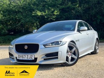 Jaguar XE R-SPORT