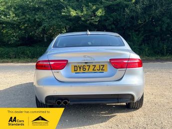 Jaguar XE R-SPORT