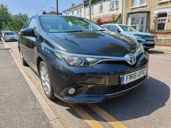 Toyota Auris 1.8 VVT-h Icon Tech Touring Sports CVT Euro 6 (s/s) 5dr