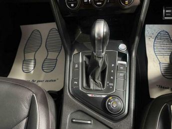 Volkswagen Tiguan 2.0 Tiguan R-Line TDI 4Motion Semi-Auto 4WD 5dr