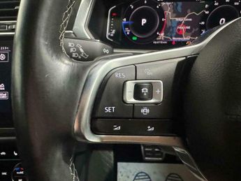 Volkswagen Tiguan 2.0 Tiguan R-Line TDI 4Motion Semi-Auto 4WD 5dr