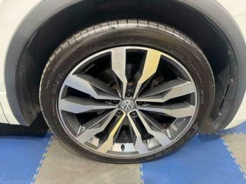 Volkswagen Tiguan 2.0 Tiguan R-Line TDI 4Motion Semi-Auto 4WD 5dr
