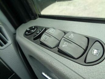 Mercedes-Benz Qashqai 3.5 Ambiente RWD L4 H1 5dr