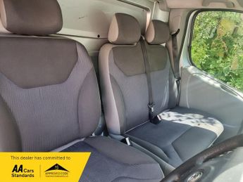 Vauxhall Vivaro 2900CDTI SWB HR P/V 90