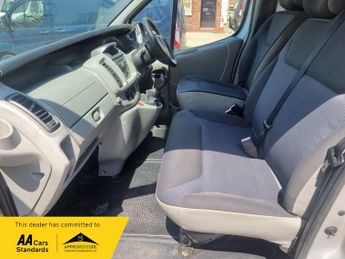 Vauxhall Vivaro 2900CDTI SWB HR P/V 90
