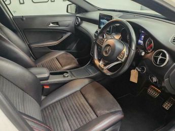 Mercedes-Benz C Class 2.1 GLA220d AMG Line 7G-DCT 4MATIC Euro 6 (s/s) 5dr