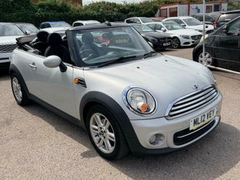 MINI Convertible 2.0 Cooper D Convertible 2dr Diesel Auto Euro 5 (112 ps)