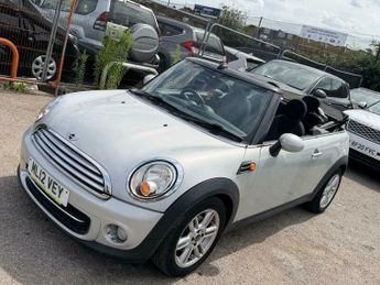 MINI Convertible 2.0 Cooper D Convertible 2dr Diesel Auto Euro 5 (112 ps)