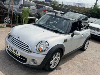 MINI Convertible 2.0 Cooper D Convertible 2dr Diesel Auto Euro 5 (112 ps)