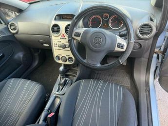 Vauxhall Corsa 1.4i 16v Club 5dr