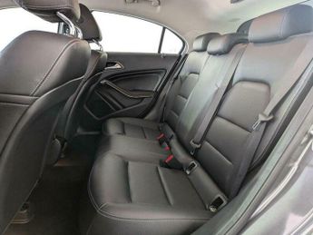 Mercedes-Benz A Class 2.1 A200d Sport (Executive) 7G-DCT Euro 6 (s/s) 5dr