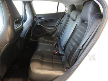 Mercedes CLA GLA 180 URBAN EDITION