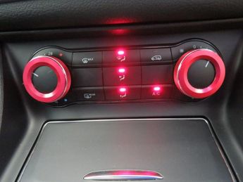 Mercedes CLA GLA 180 URBAN EDITION