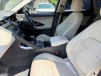 Jaguar E-PACE SE