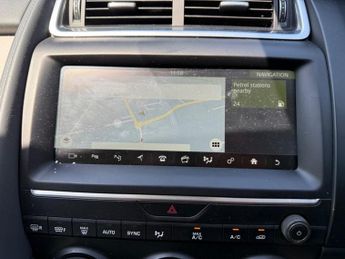 Jaguar E-PACE SE