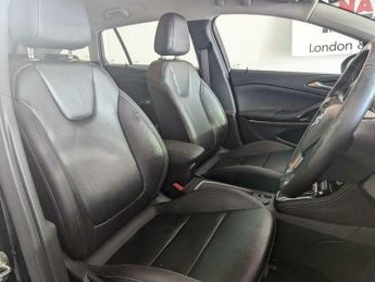 Vauxhall Astra 1.4i Turbo Elite Nav Sports Tourer Auto Euro 6 (s/s) 5dr
