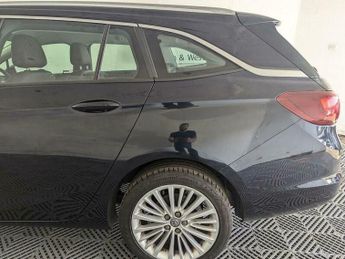 Vauxhall Astra 1.4i Turbo Elite Nav Sports Tourer Auto Euro 6 (s/s) 5dr