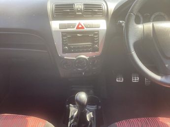 Kia Picanto 1.1 Red Hatchback 5dr Petrol Manual (118 g/km, 64 bhp)