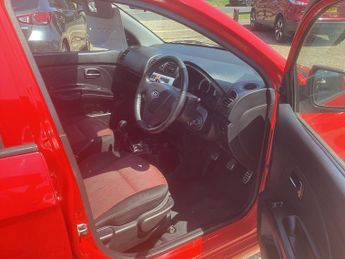 Kia Picanto 1.1 Red Hatchback 5dr Petrol Manual (118 g/km, 64 bhp)