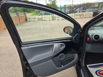 Toyota AYGO 1.0 VVT-i Black MultiMode Euro 4 5dr