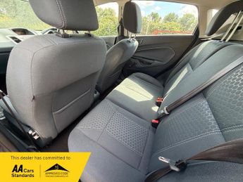Ford Fiesta 1.4 Zetec Hatchback 5dr Petrol Automatic (154 g/km, 94 bhp)