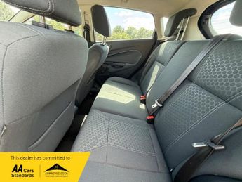 Ford Fiesta 1.4 Zetec Hatchback 5dr Petrol Automatic (154 g/km, 94 bhp)