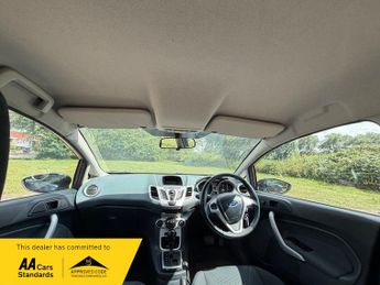 Ford Fiesta 1.4 Zetec Hatchback 5dr Petrol Automatic (154 g/km, 94 bhp)