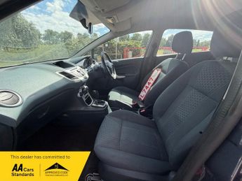 Ford Fiesta 1.4 Zetec Hatchback 5dr Petrol Automatic (154 g/km, 94 bhp)