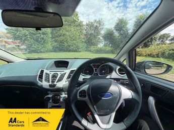 Ford Fiesta 1.4 Zetec Hatchback 5dr Petrol Automatic (154 g/km, 94 bhp)