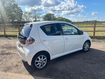 Toyota AYGO VVT-I MODE MM AC