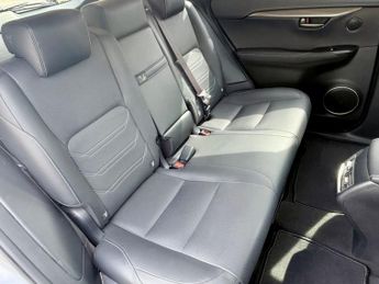 Lexus NX 300H LUXURY
