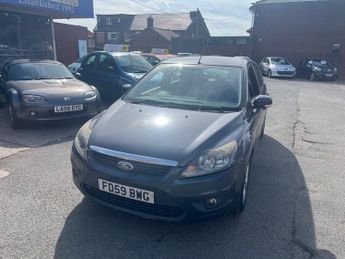 Ford Focus 1.6 TDCi DPF Zetec Hatchback 5dr Diesel Manual (115 g/km, 108 bh