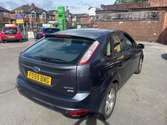 Ford Focus 1.6 TDCi DPF Zetec Hatchback 5dr Diesel Manual (115 g/km, 108 bh