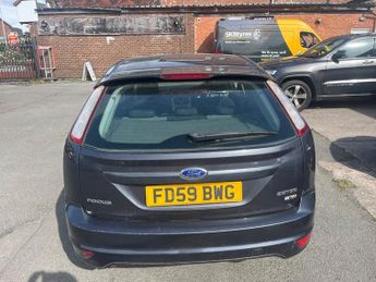 Ford Focus 1.6 TDCi DPF Zetec Hatchback 5dr Diesel Manual (115 g/km, 108 bh
