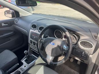 Ford Focus 1.6 TDCi DPF Zetec Hatchback 5dr Diesel Manual (115 g/km, 108 bh