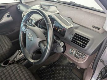 Toyota iQ 1.33 Dual VVT-i 3 Multidrive Euro 4 3dr
