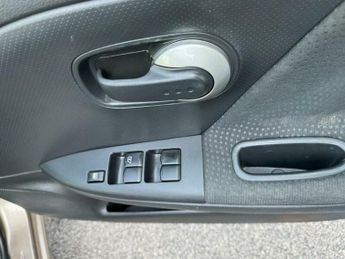 Nissan Note 1.6 16V Tekna Auto Euro 5 5dr