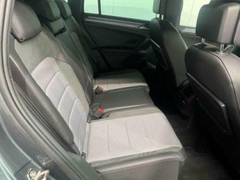 Volkswagen Tiguan 2.0 Tiguan R-Line TDI 4Motion Semi-Auto 4WD 5dr