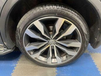 Volkswagen Tiguan 2.0 Tiguan R-Line TDI 4Motion Semi-Auto 4WD 5dr