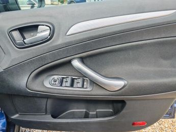 Ford Mondeo ZETEC 145