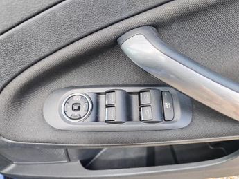 Ford Mondeo ZETEC 145