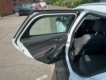 Ford Focus 1.6 Titanium Powershift Euro 6 5dr