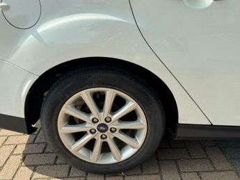 Ford Focus 1.6 Titanium Powershift Euro 6 5dr