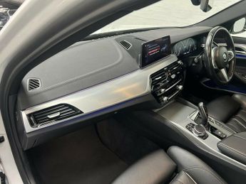 BMW 5 SERIES 530E M SPORT
