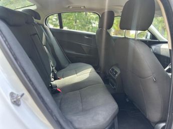 Jaguar XE D SE