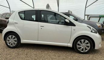 Toyota AYGO 1.0 VVT-i Ice Euro 5 5dr