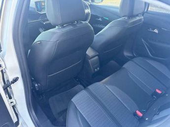 Peugeot 208 50kWh Allure Auto 5dr