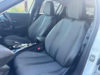 Peugeot 208 50kWh Allure Auto 5dr